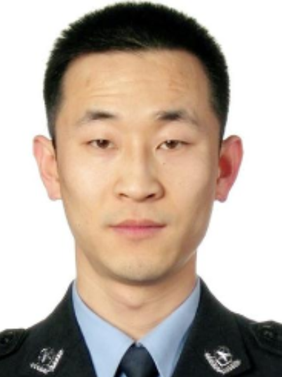 黃雷(北京市順義區馬坡鎮黨委委員、派出所所長) 黃雷(北京市順義區馬坡鎮黨委委員、派出所所長)
