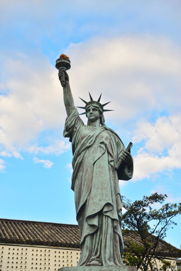 “山寨版”自由女神像