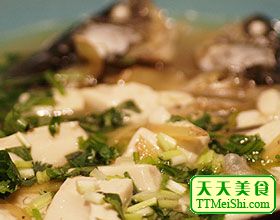 鯽魚燉豆腐菜譜