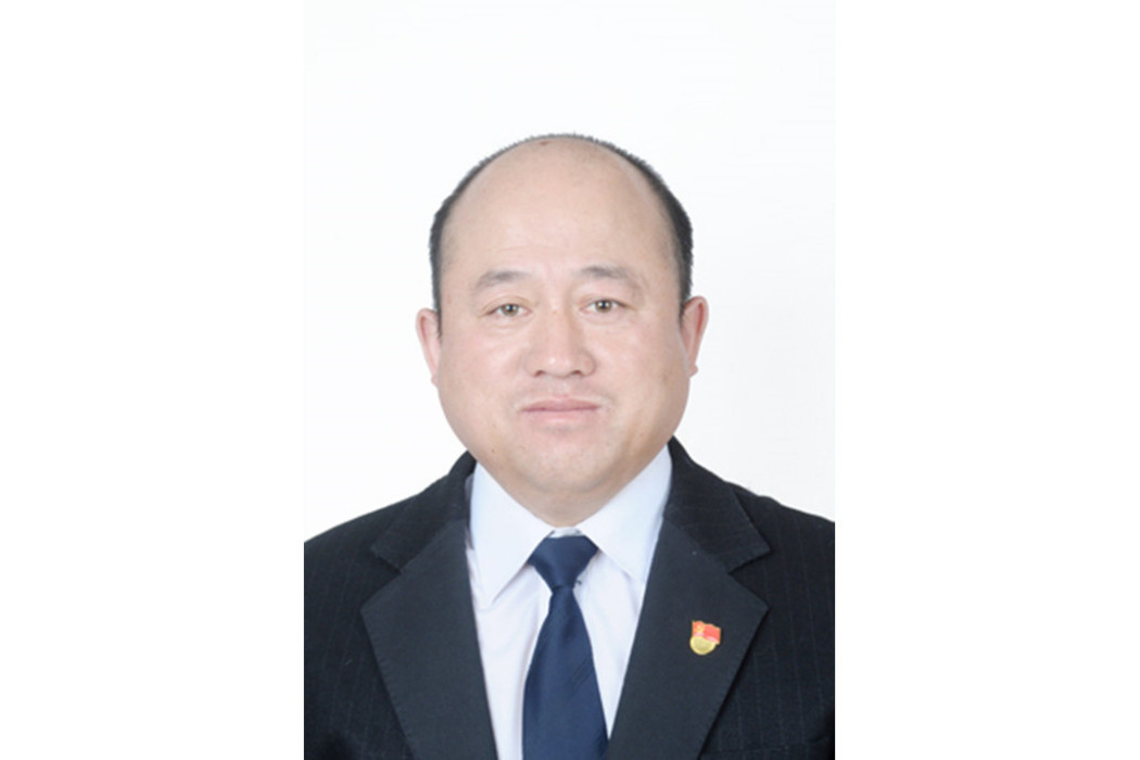 李亞明(國網梨樹縣供電公司十家堡供電所所長) 李亞明(國網梨樹縣供電公司十家堡供電所所長)