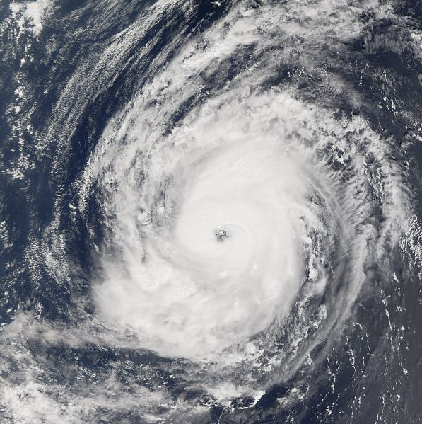 強颱風蘇拉 衛星雲圖