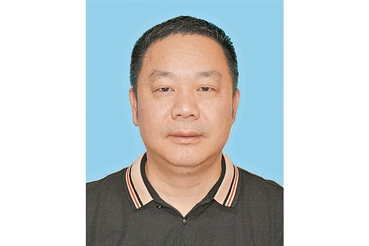 鄭東升(軍鵬特種裝備科技有限公司董事長,全國愛國擁軍模範) 鄭東升(軍鵬特種裝備科技有限公司董事長,全國愛國擁軍模範)