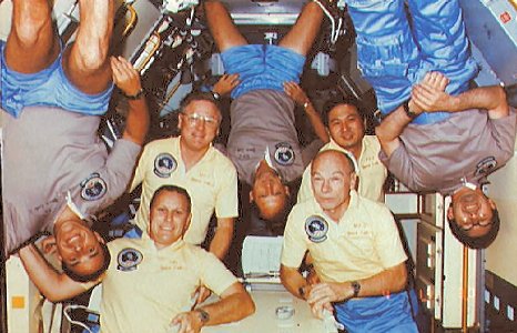 STS - 51 - B任務（左2為歐沃米爾）