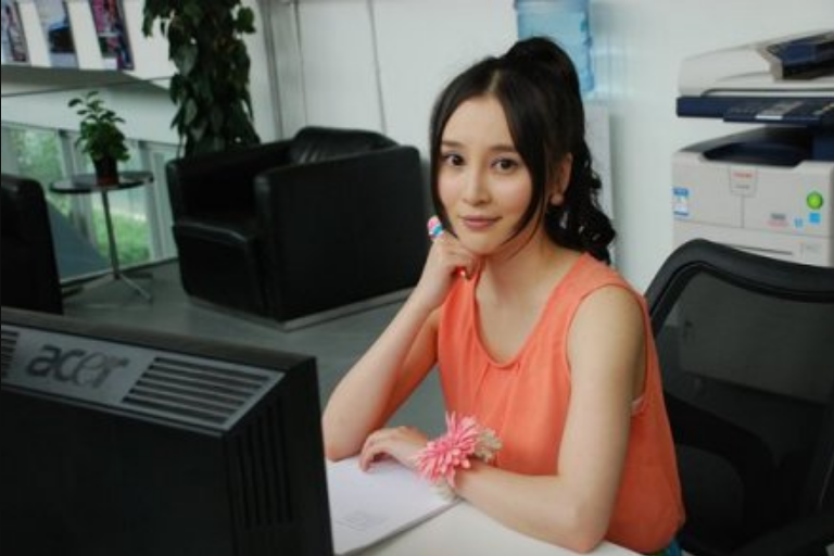 妮娜(電視劇《裸婚之後》中的角色) 妮娜(電視劇《裸婚之後》中的角色)
