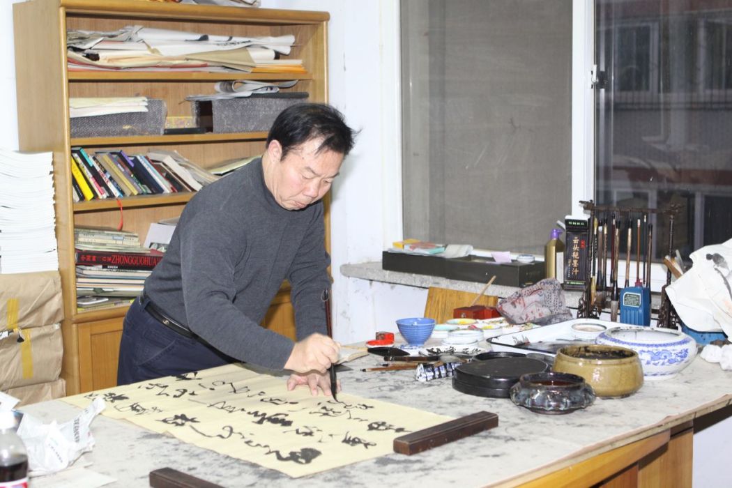 張有年(鄭州書畫院副院長) 張有年(鄭州書畫院副院長)