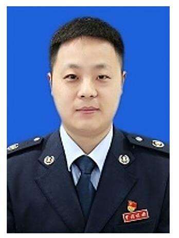 侯東(國家稅務總局西充縣稅務局黨委委員、紀檢組組長) 侯東(國家稅務總局西充縣稅務局黨委委員、紀檢組組長)