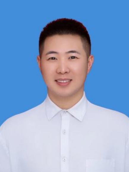 于海洋(松原市海洋之家志願者協會黨支部書記、會長) 于海洋(松原市海洋之家志願者協會黨支部書記、會長)