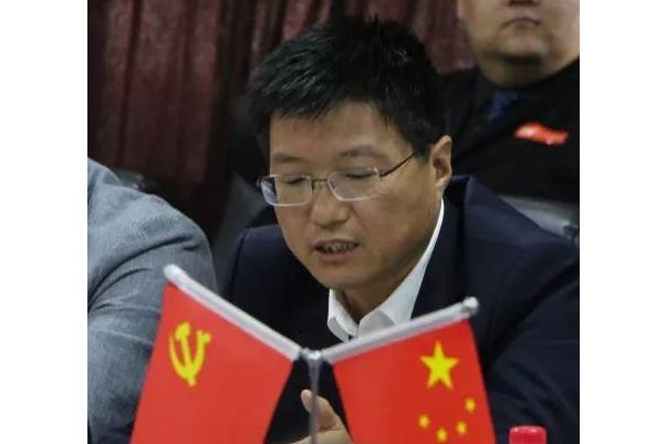 馮亞軍(凌鋼股份董事) 馮亞軍(凌鋼股份董事)