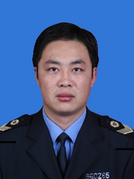 李鵬(賀蘭縣衛生監督所公共場所監督科科員) 李鵬(賀蘭縣衛生監督所公共場所監督科科員)