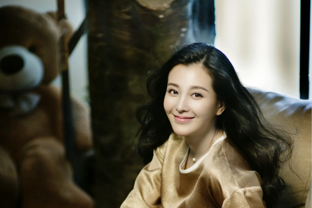 夏雪(2010年電影《午夜心跳》中的角色) 夏雪(2010年電影《午夜心跳》中的角色)