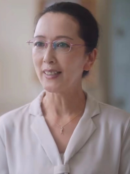張妍(校園青春劇《當我飛奔向你》中的角色) 張妍(校園青春劇《當我飛奔向你》中的角色)