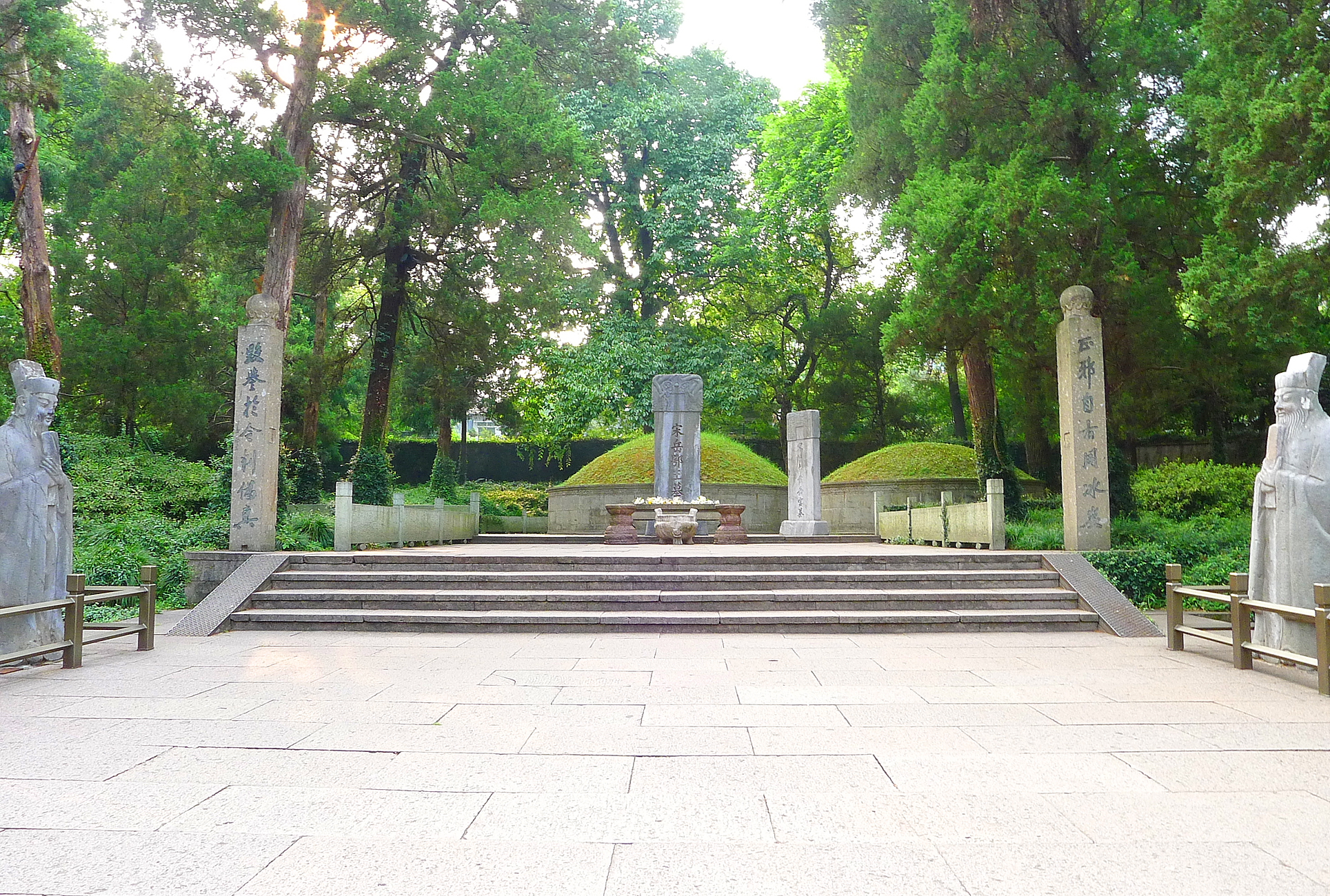 岳王墓廟