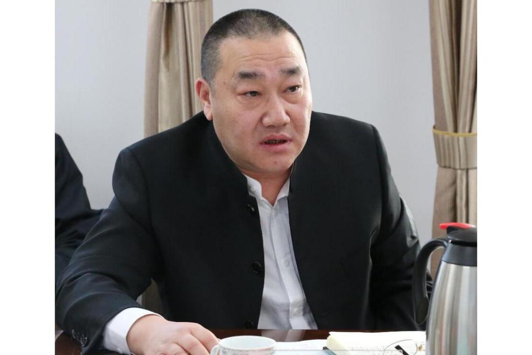 周勇(內蒙古錫林郭勒盟羊羊牧業公司董事長) 周勇(內蒙古錫林郭勒盟羊羊牧業公司董事長)