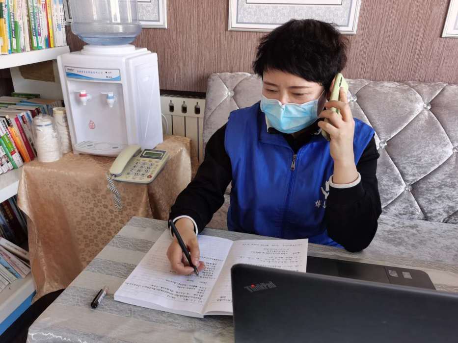 曹慧萍(中衛市博慧社工服務中心理事長) 曹慧萍(中衛市博慧社工服務中心理事長)
