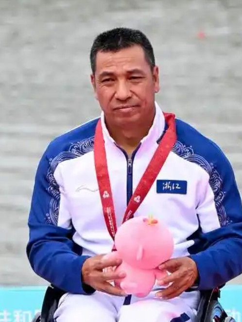 占先平(中國殘疾人皮划艇運動員) 占先平(中國殘疾人皮划艇運動員)