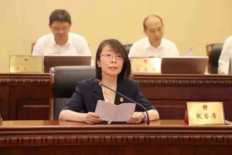 王梅(北京市東城區人大常委會代表工作委員會主任) 王梅(北京市東城區人大常委會代表工作委員會主任)