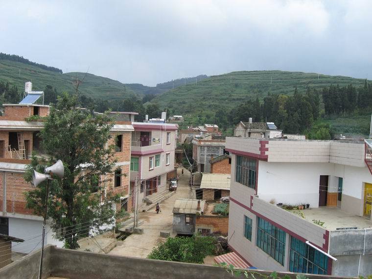 底板村 底板村