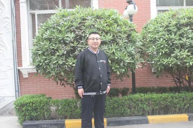 孫國棟(西安翻譯學院教師)
