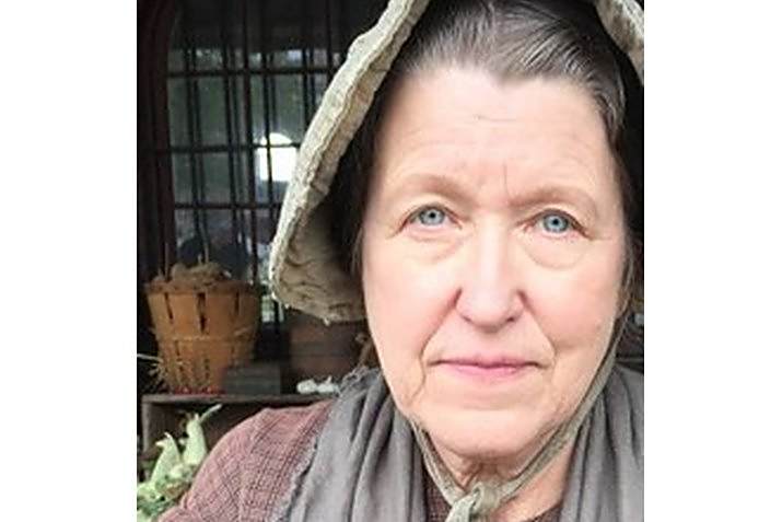 內娃·豪威爾(Neva Howell) 內娃·豪威爾(Neva Howell)