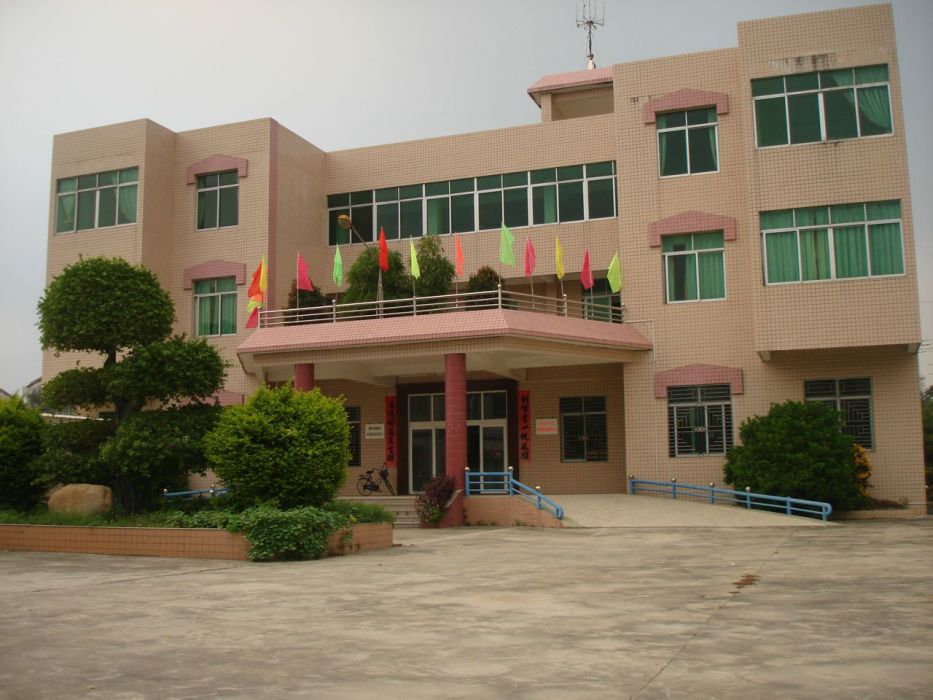 英塘村(湖南省永州市零陵區珠山鎮下轄村) 英塘村(湖南省永州市零陵區珠山鎮下轄村)