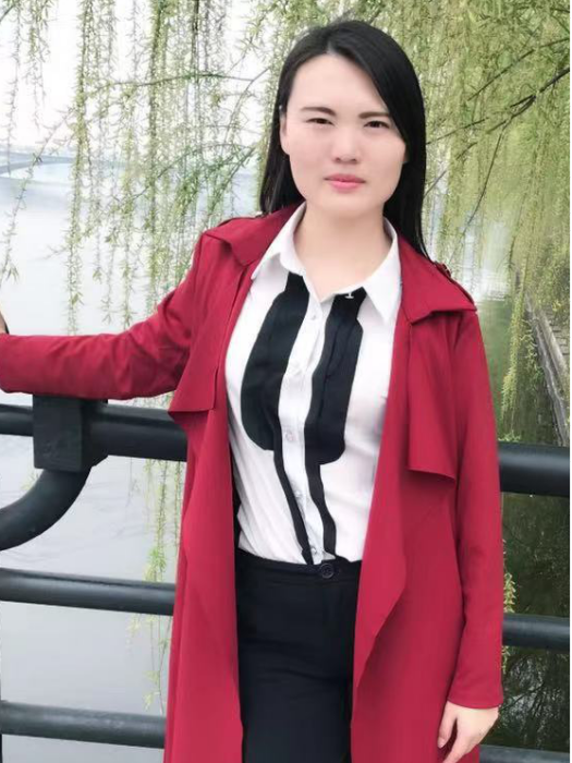 趙冰潔(影視項目執行製片人) 趙冰潔(影視項目執行製片人)