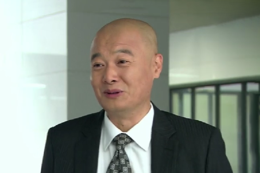 李長江(家庭情感劇《人到四十》中的角色) 李長江(家庭情感劇《人到四十》中的角色)