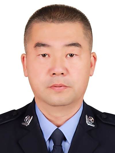 李忠志(新疆維吾爾自治區塔城地區沙灣市公安局食品藥品環境犯罪偵查大隊原教導員) 李忠志(新疆維吾爾自治區塔城地區沙灣市公安局食品藥品環境犯罪偵查大隊原教導員)