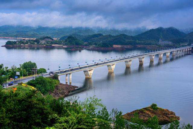 千島湖大橋採用剛構橋設計方案