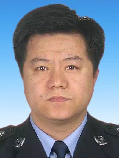 張朝暉(山東省德州市臨邑縣公安局黨委委員、一級警長) 張朝暉(山東省德州市臨邑縣公安局黨委委員、一級警長)