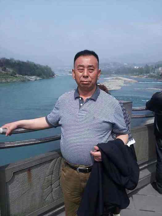 周富(中國企業家,秦皇島祖山酒業董事長) 周富(中國企業家,秦皇島祖山酒業董事長)