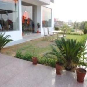 Saket Hotel and Restaurant Saket Hotel and Restaurant