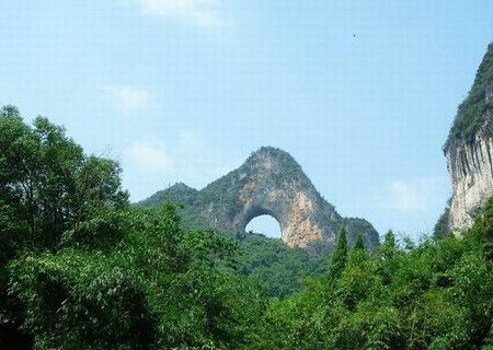 月亮田村(雲南富源縣大河鎮下轄村) 月亮田村(雲南富源縣大河鎮下轄村)