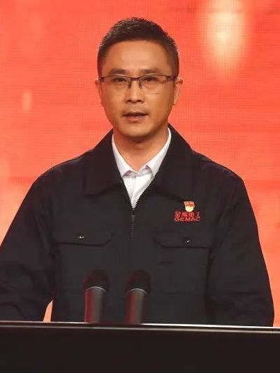 王江(中國鐵路武漢局集團有限公司金鷹重工工程機械研究院副院長) 王江(中國鐵路武漢局集團有限公司金鷹重工工程機械研究院副院長)