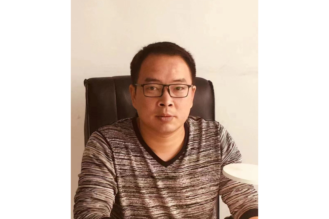 王銀良(河南玉石雕刻大師) 王銀良(河南玉石雕刻大師)