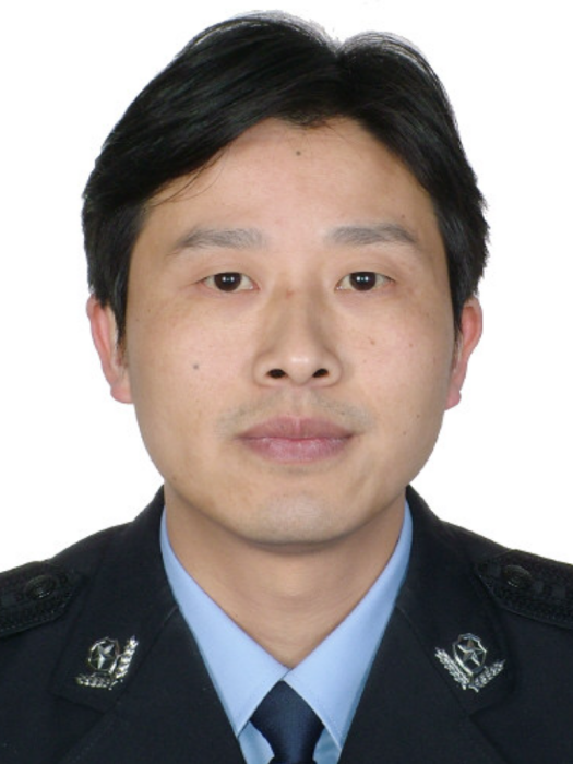 李松(貴州省黔西市人民政府副市長、市公安局黨委書記、局長) 李松(貴州省黔西市人民政府副市長、市公安局黨委書記、局長)