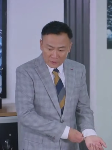 余良(《下一站,別離》中的男性角色) 余良(《下一站,別離》中的男性角色)