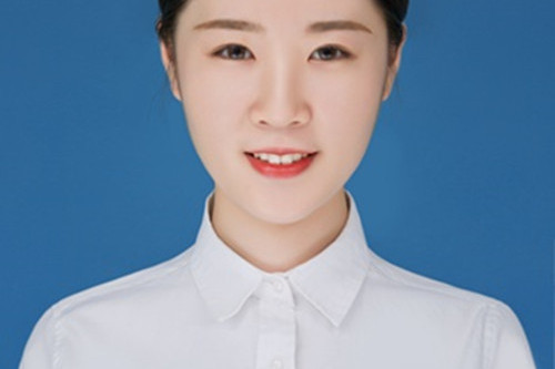 強奕菲