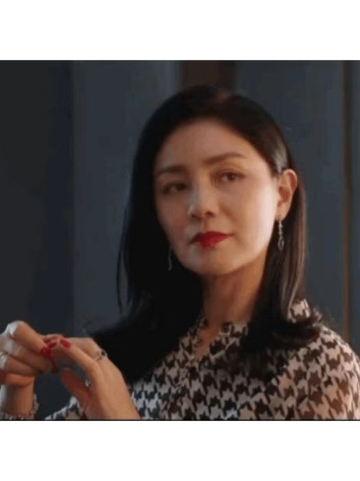 季冬梅(電影《迴廊亭》中的女配角) 季冬梅(電影《迴廊亭》中的女配角)