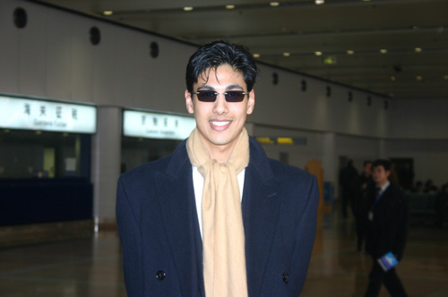2005-1-28上午，喬丹車隊車手李思翰抵京