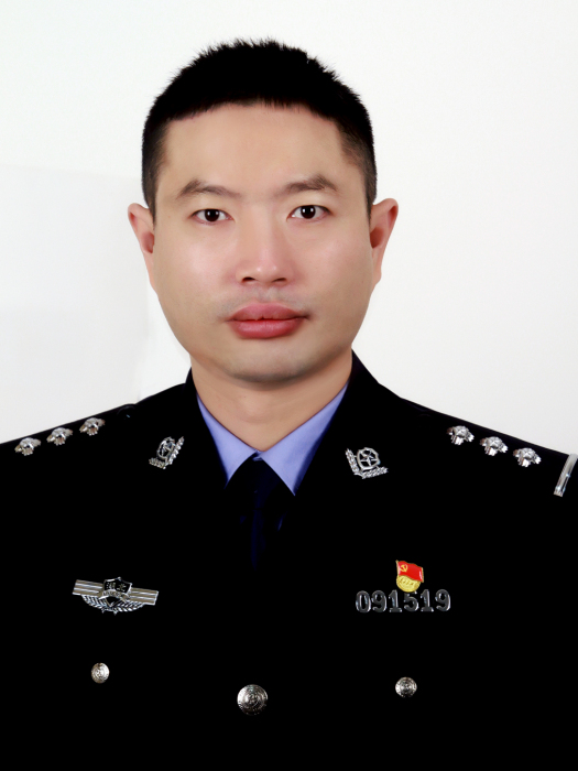 夏洋(湖北省恩施土家族苗族自治州利川市公安局黨委委員、政治處主任) 夏洋(湖北省恩施土家族苗族自治州利川市公安局黨委委員、政治處主任)