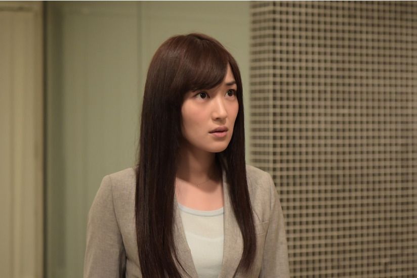白石真琴(網路劇《代價》中的角色,由高梨臨飾演) 白石真琴(網路劇《代價》中的角色,由高梨臨飾演)