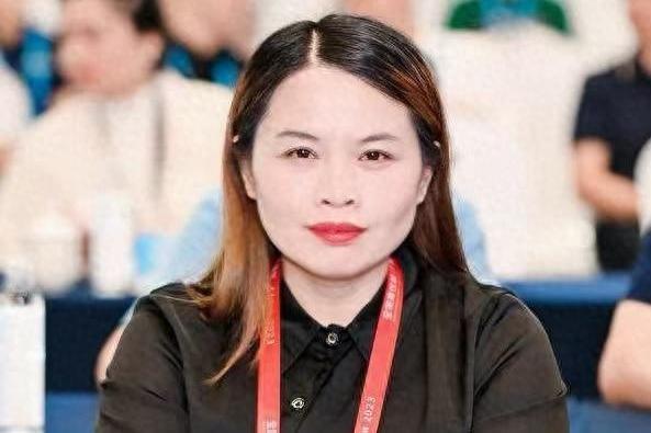 安靜(中國智慧型計算產業聯盟秘書長“主權級大模型”創新聯合體聯席秘書長) 安靜(中國智慧型計算產業聯盟秘書長“主權級大模型”創新聯合體聯席秘書長)