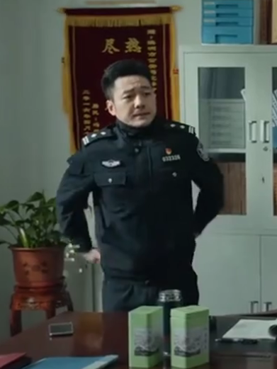 張金鎖(公安動作電影《東北警察故事2》中的角色) 張金鎖(公安動作電影《東北警察故事2》中的角色)