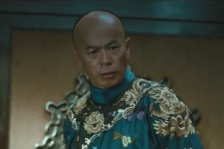 鰲峰(華語歷史電影《競雄女俠·秋瑾》中的反派武將角色,由熊欣欣飾演) 鰲峰(華語歷史電影《競雄女俠·秋瑾》中的反派武將角色,由熊欣欣飾演)