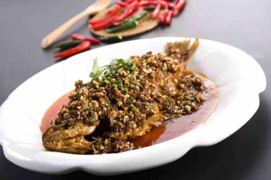 富貴有餘(以桂魚、裡脊肉等為主料的菜品) 富貴有餘(以桂魚、裡脊肉等為主料的菜品)