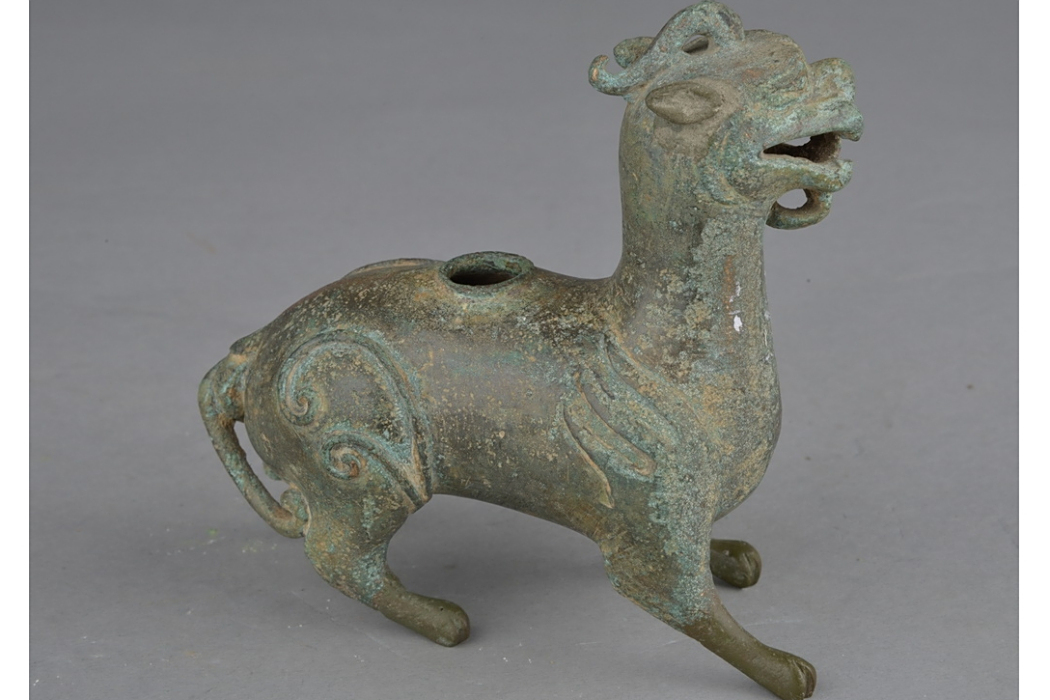 唐銅獸尊