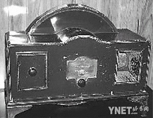 貝爾德1930年在英國製造的電視機