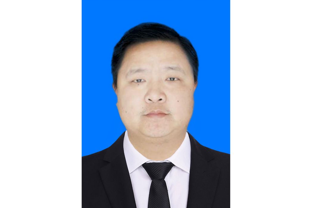 張躍剛(貴州省紫雲自治縣生態移民局副局長、三級主任科員) 張躍剛(貴州省紫雲自治縣生態移民局副局長、三級主任科員)