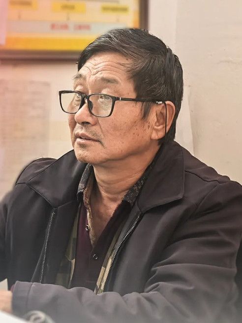 巴桑(迪慶州德欽縣拖頂鄉拖頂村黨總支部副書記) 巴桑(迪慶州德欽縣拖頂鄉拖頂村黨總支部副書記)