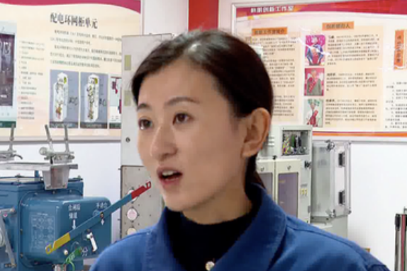 宋海霞(國網威海供電公司帶電作業班副班長) 宋海霞(國網威海供電公司帶電作業班副班長)